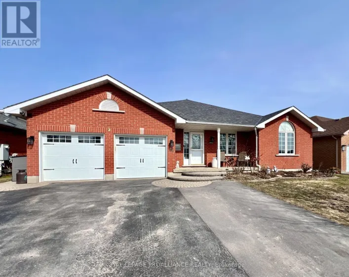 16 HICKORY GROVE, Belleville