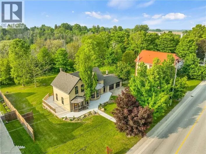 16 HILLCREST Street W, South Bruce