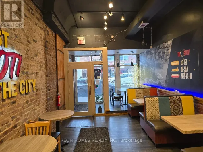 16 HOLLAND STREET, Bradford West Gwillimbury