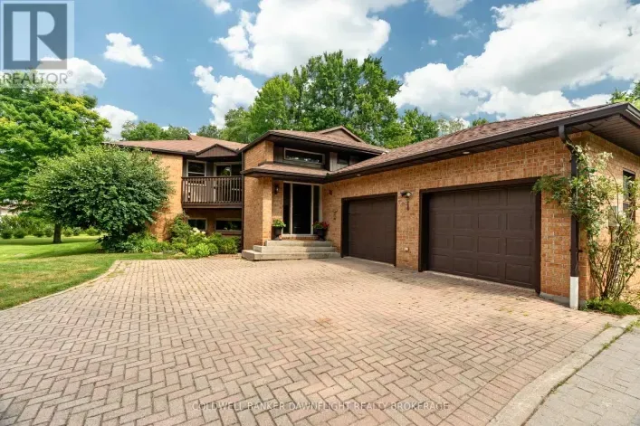 16 LANSDOWNE PARK CRESCENT, Middlesex Centre