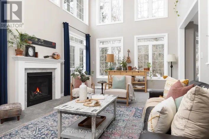 16 LEEDS COURT, Bracebridge)