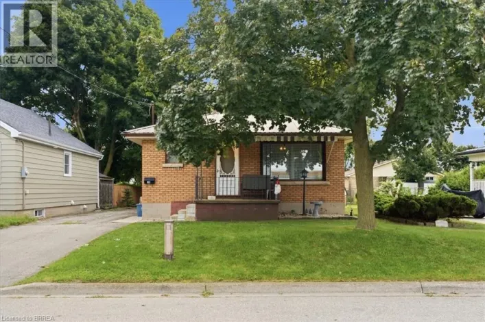 16 MINTERN Avenue, Brantford