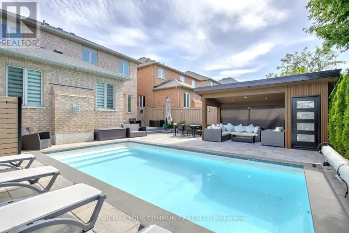 16 MURET CRESCENT, Vaughan