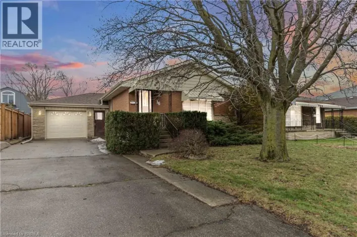 16 PARIS Road, Brantford