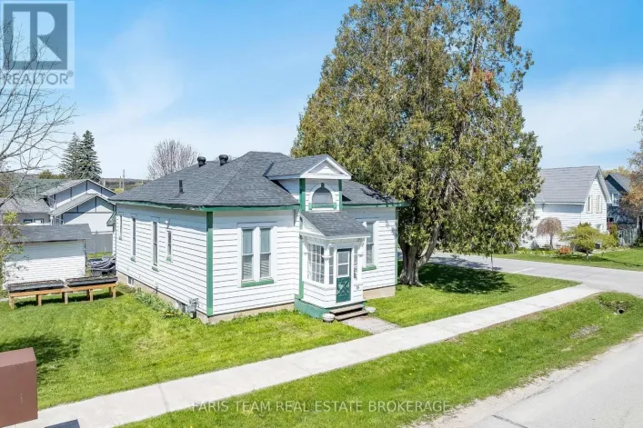 16 PEEL STREET, Penetanguishene