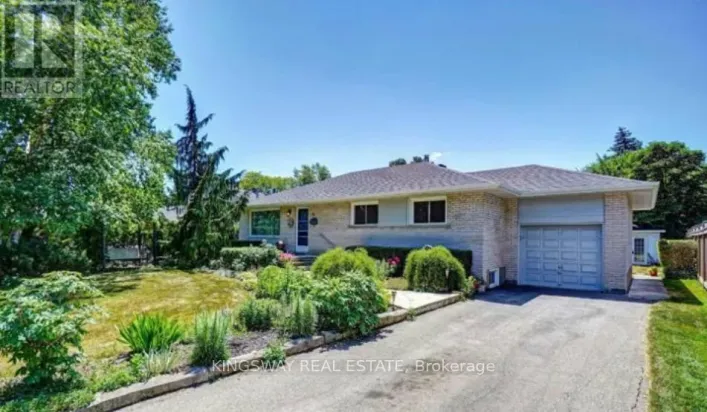 16 PLAINSMAN ROAD, Mississauga