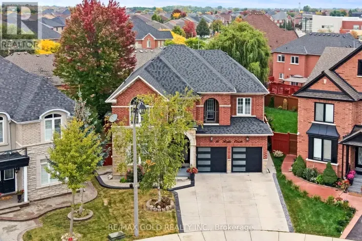 16 REGIS CIRCLE, Brampton