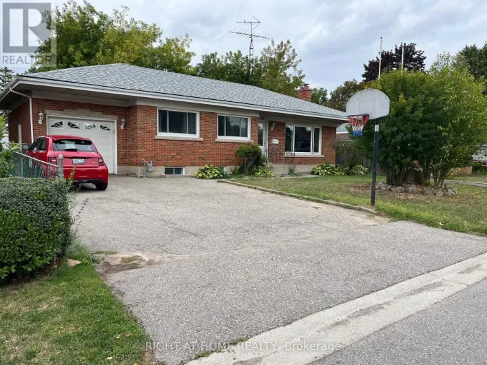 16 ROWANWOOD AVENUE, Brant