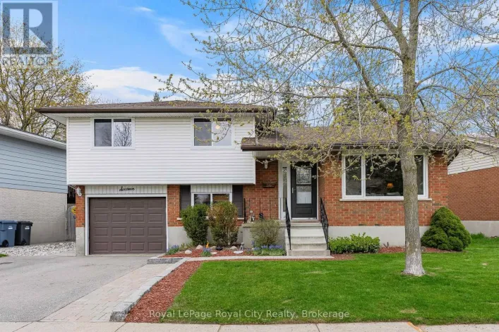 16 SANDERSON DRIVE, Guelph