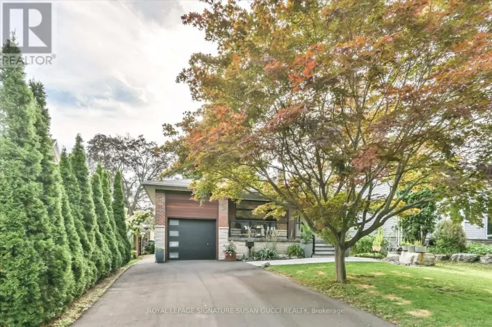 House for sale: 16 SQUIRES AVENUE, Toronto