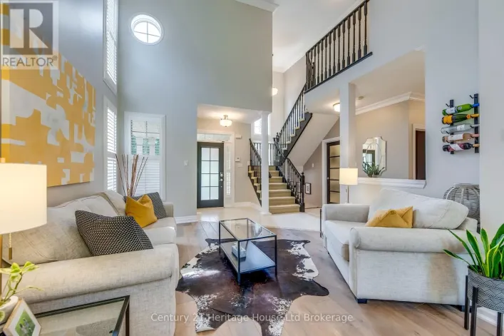 16 SWEETMAN DRIVE, Hamilton