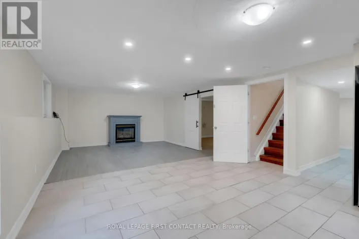 16 WADDINGTON CRESCENT, Barrie