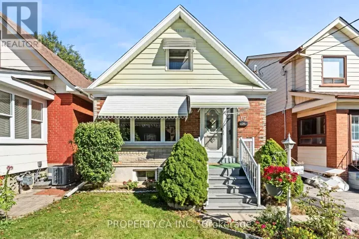 16 WARREN CRESCENT, Toronto