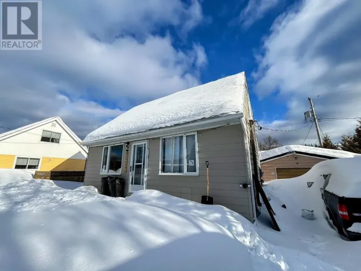 16 Wenonah DR, Manitouwadge