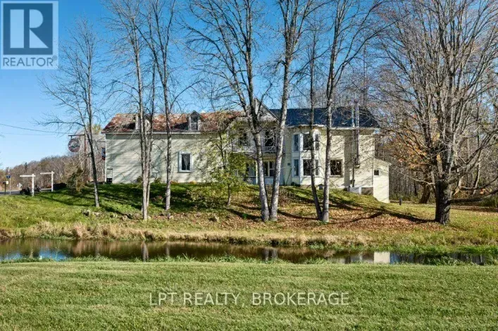 16 WESTPORT ROAD, Frontenac