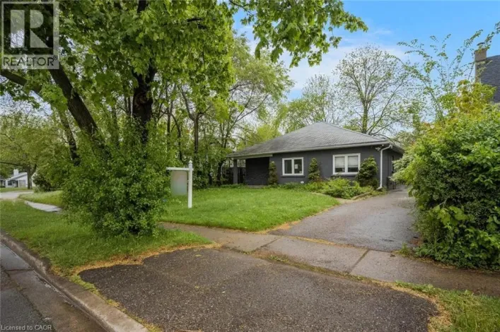 16 WOODWARD Avenue, Brampton