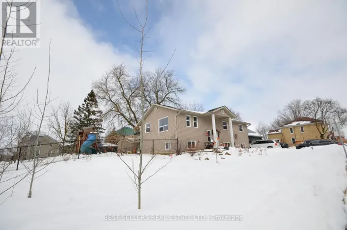 160 ELORA STREET W, Mapleton