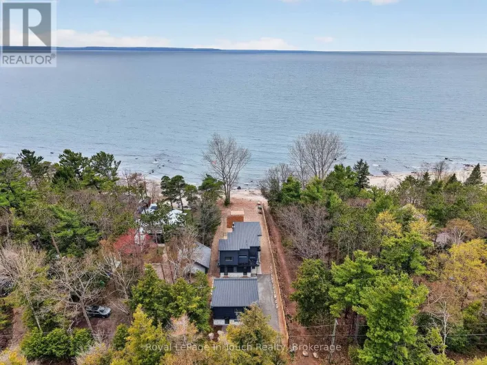 160 TINY BEACHES ROAD N, Tiny