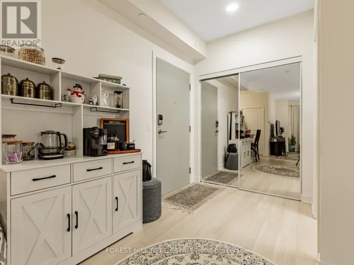 1601 - 30 UPPER MALL WAY, Vaughan