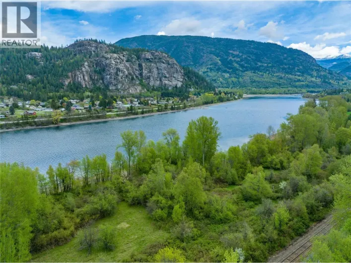 1601 ARROW LAKES Drive, Castlegar