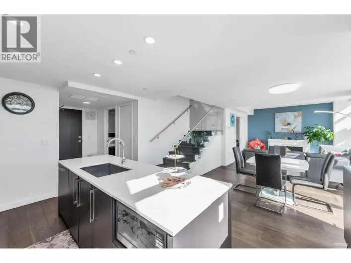 1602 5580 NO. 3 ROAD, Richmond