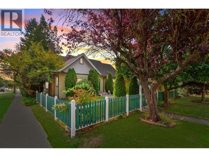 1602 TENTH AVENUE, New Westminster