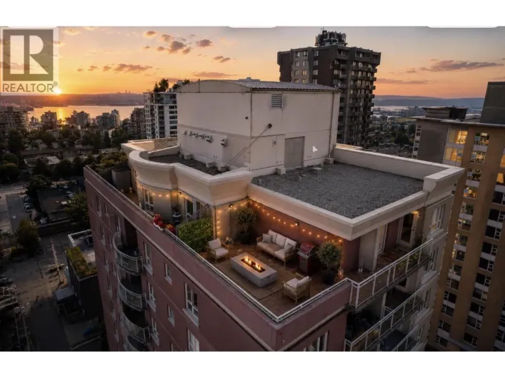 1604 121 W 15TH STREET, North Vancouver