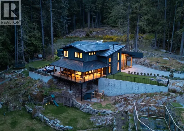 1604 JOAN AUDREY LANE, Bowen Island