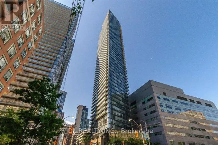 1605 - 832 BAY ST STREET, Toronto
