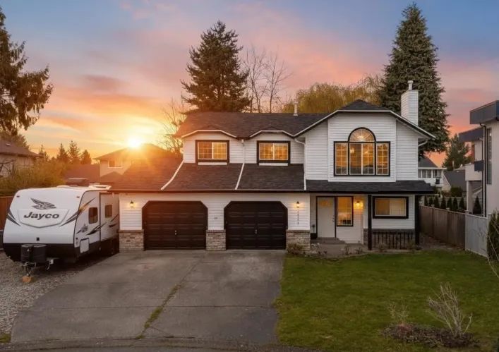 16059 93 AVENUE, Surrey