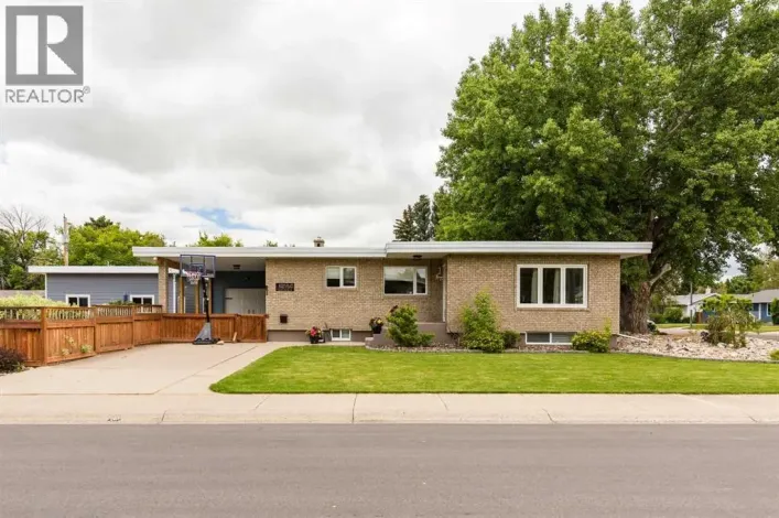 1606 18 Street S, Lethbridge