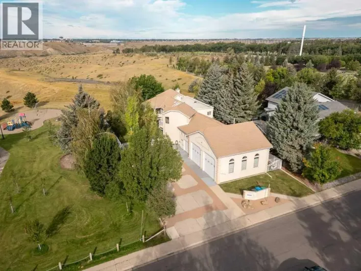 1606 Scenic Heights  S, Lethbridge