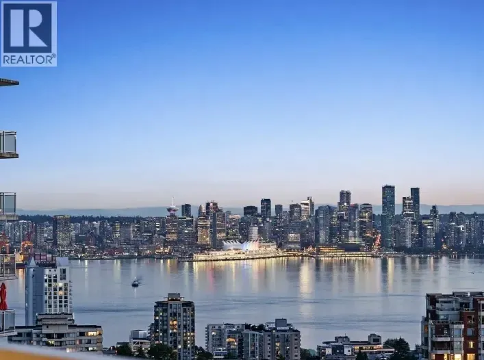 1607 125 E 14TH STREET, North Vancouver