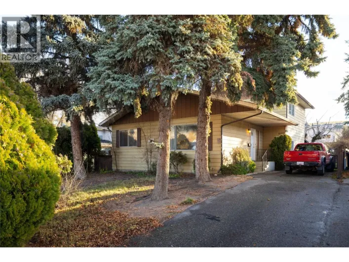 1607 45 Street, Vernon