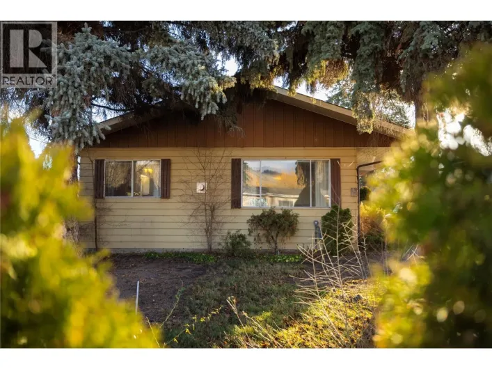 1607 45 Street, Vernon