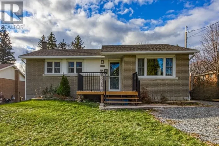 House for sale: 1607 Carling Crescent, Sudbury