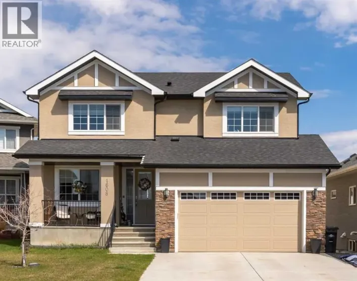 1608 Montrose Terrace SE, High River