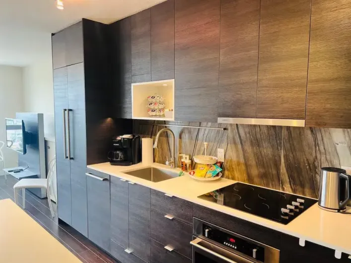 1609 13398 104 AVENUE, Surrey