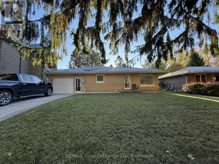 161 CATHERINE STREET, North Huron