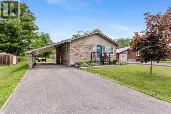 161 HOLLY DRIVE, Stirling-Rawdon