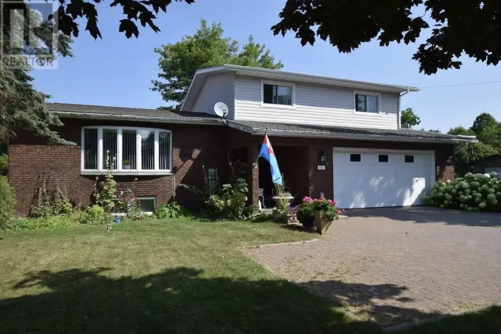161 Leacock ST, Blind River