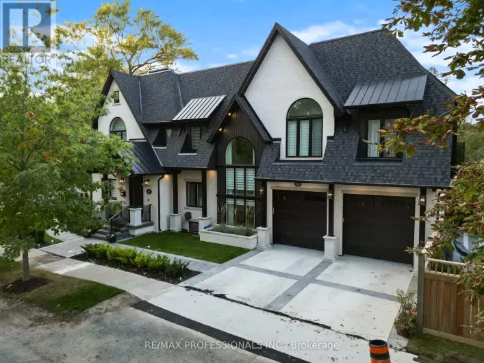 House for sale: 161 THE KINGSWAY, Toronto