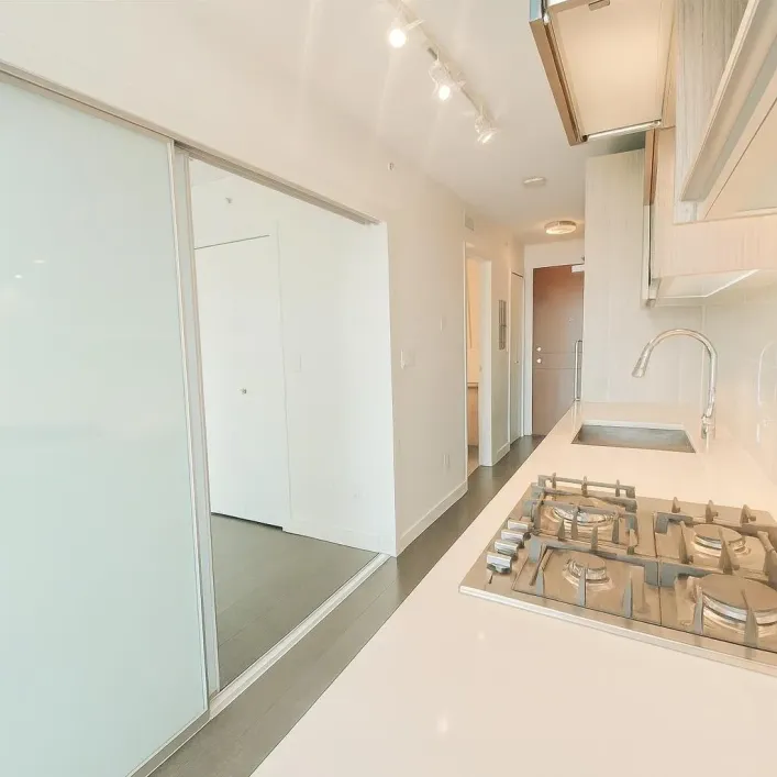 1610 13696 100 AVENUE, Surrey