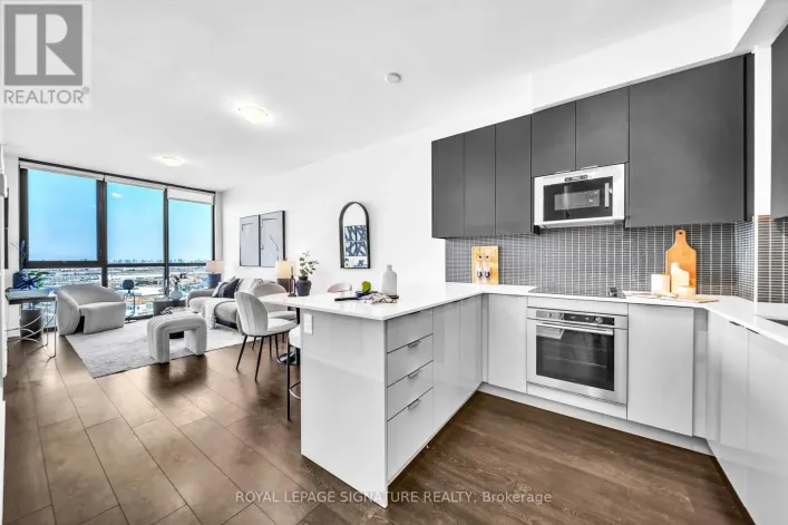 1610 - 2908 HIGHWAY 7, Vaughan