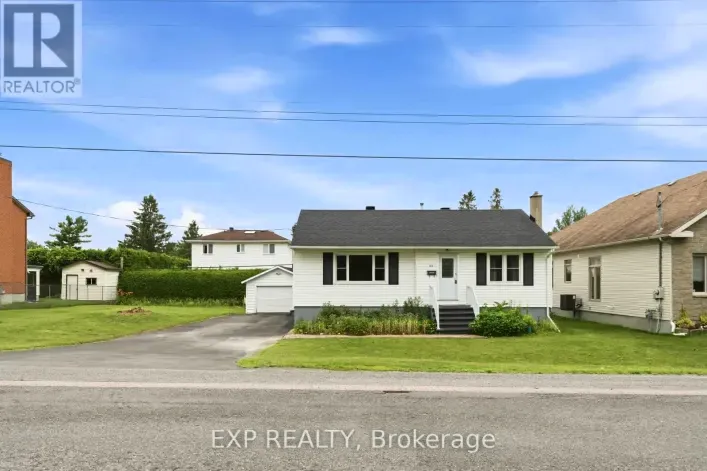House for sale: 1613 QUEENSDALE AVENUE, Ottawa