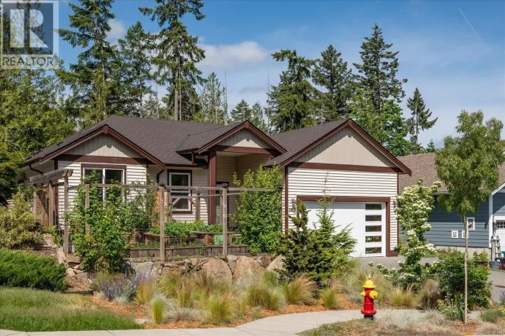 1613 Roberta Rd S, Nanaimo