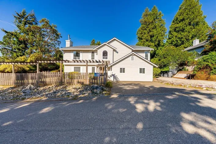 16143 9 AVENUE, Surrey