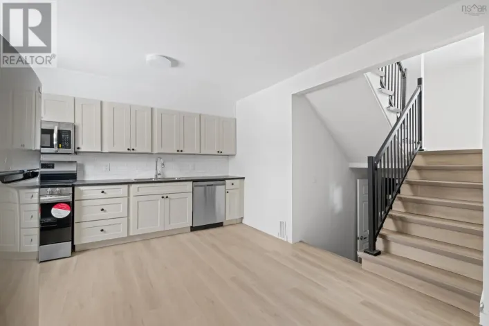 16-16A Ruben Court, Dartmouth