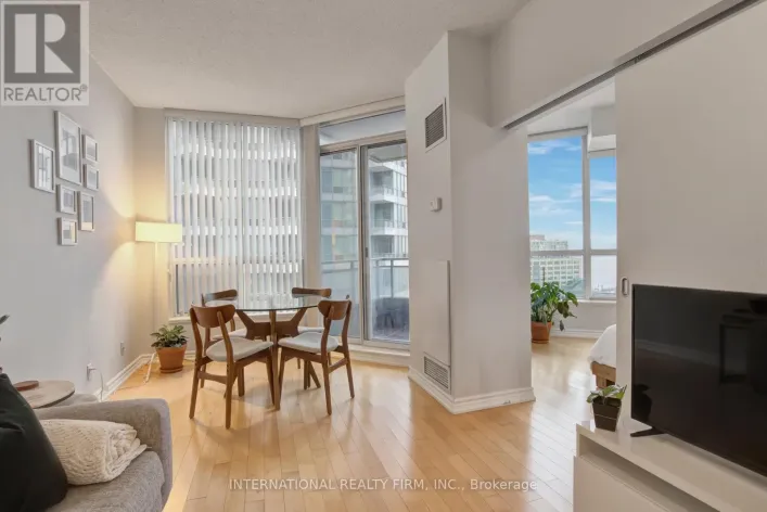 1617 - 230 QUEENS QUAY W, Toronto