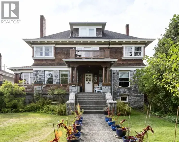 1617 W GRAND BOULEVARD, North Vancouver